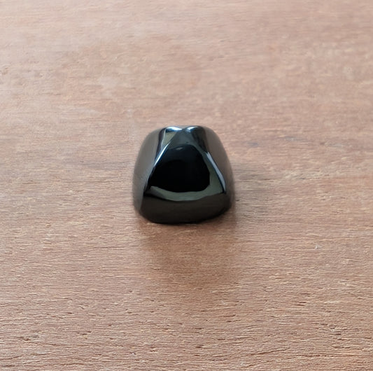 Black Spinel 7mm Sugarloaf Cabochon BSNL77